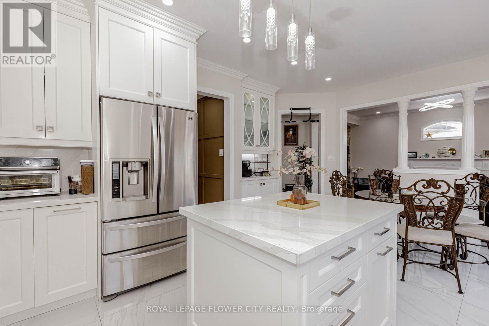 12 Fieldview Drive, Brampton, Ontario  L6P 2X7 - Photo 16 - W12436583