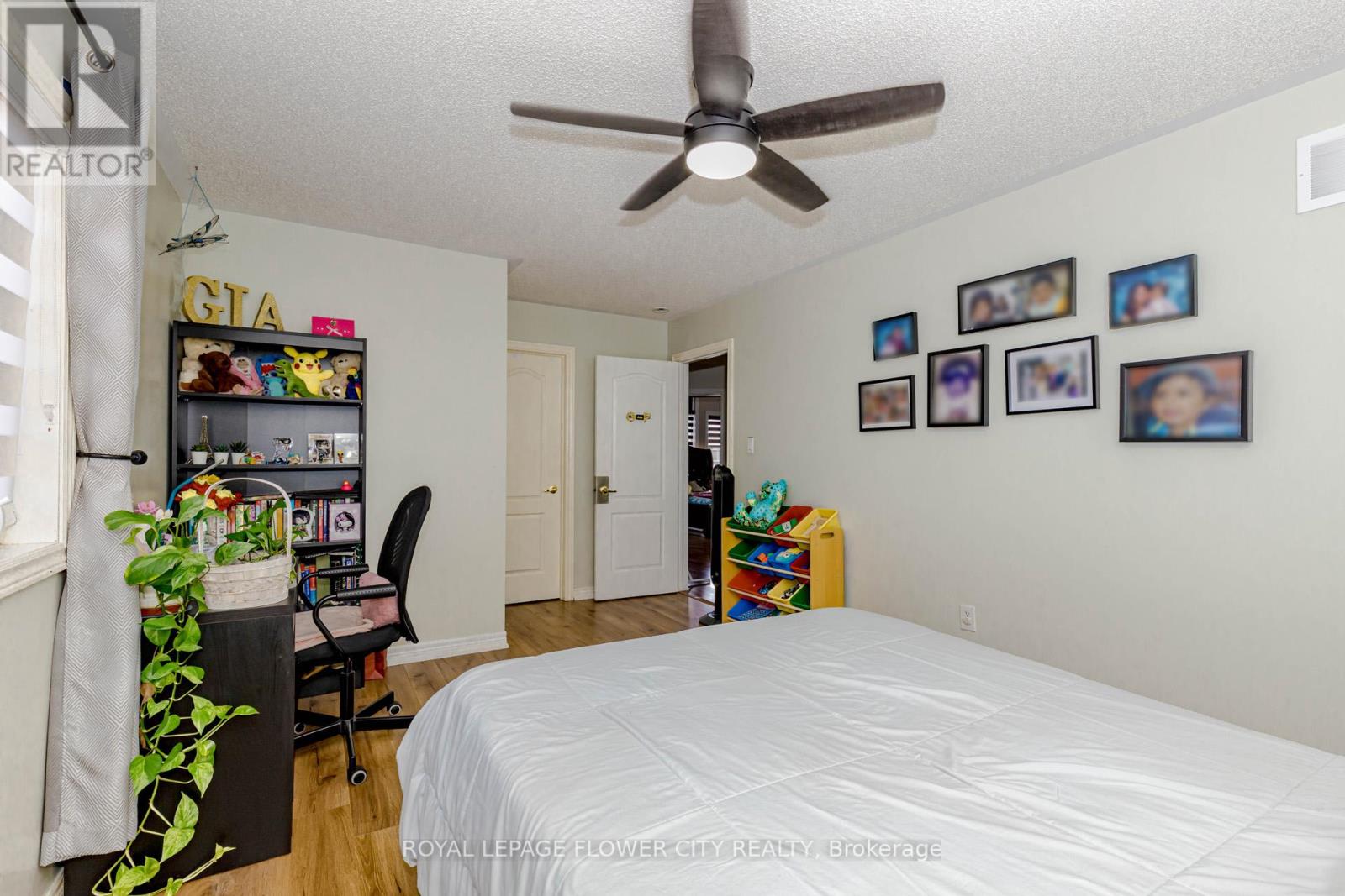 12 Fieldview Drive, Brampton, Ontario  L6P 2X7 - Photo 34 - W12436583