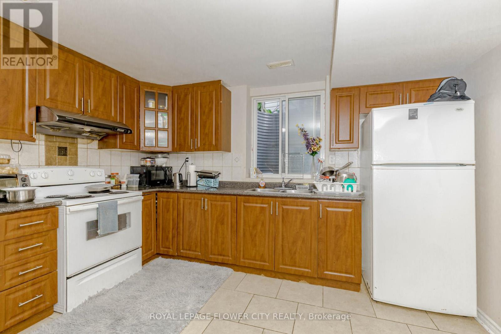 12 Fieldview Drive, Brampton, Ontario  L6P 2X7 - Photo 42 - W12436583