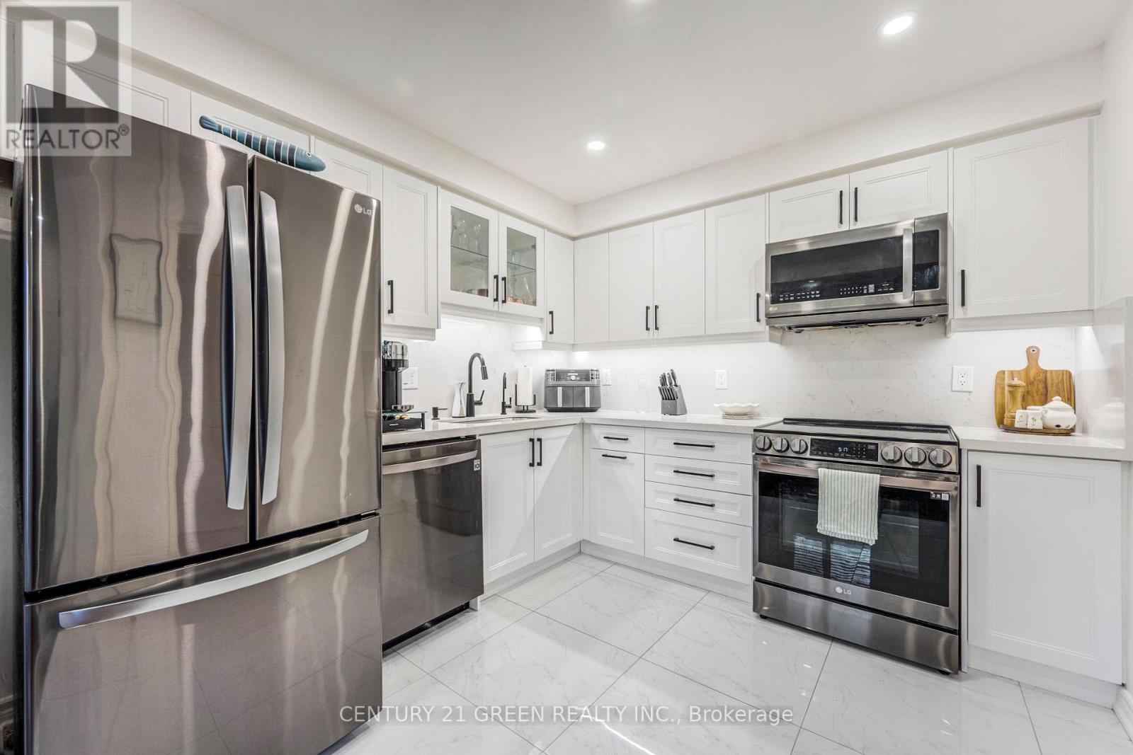 2146 Shady Glen Road, Oakville, Ontario  L6M 3N7 - Photo 12 - W12444791