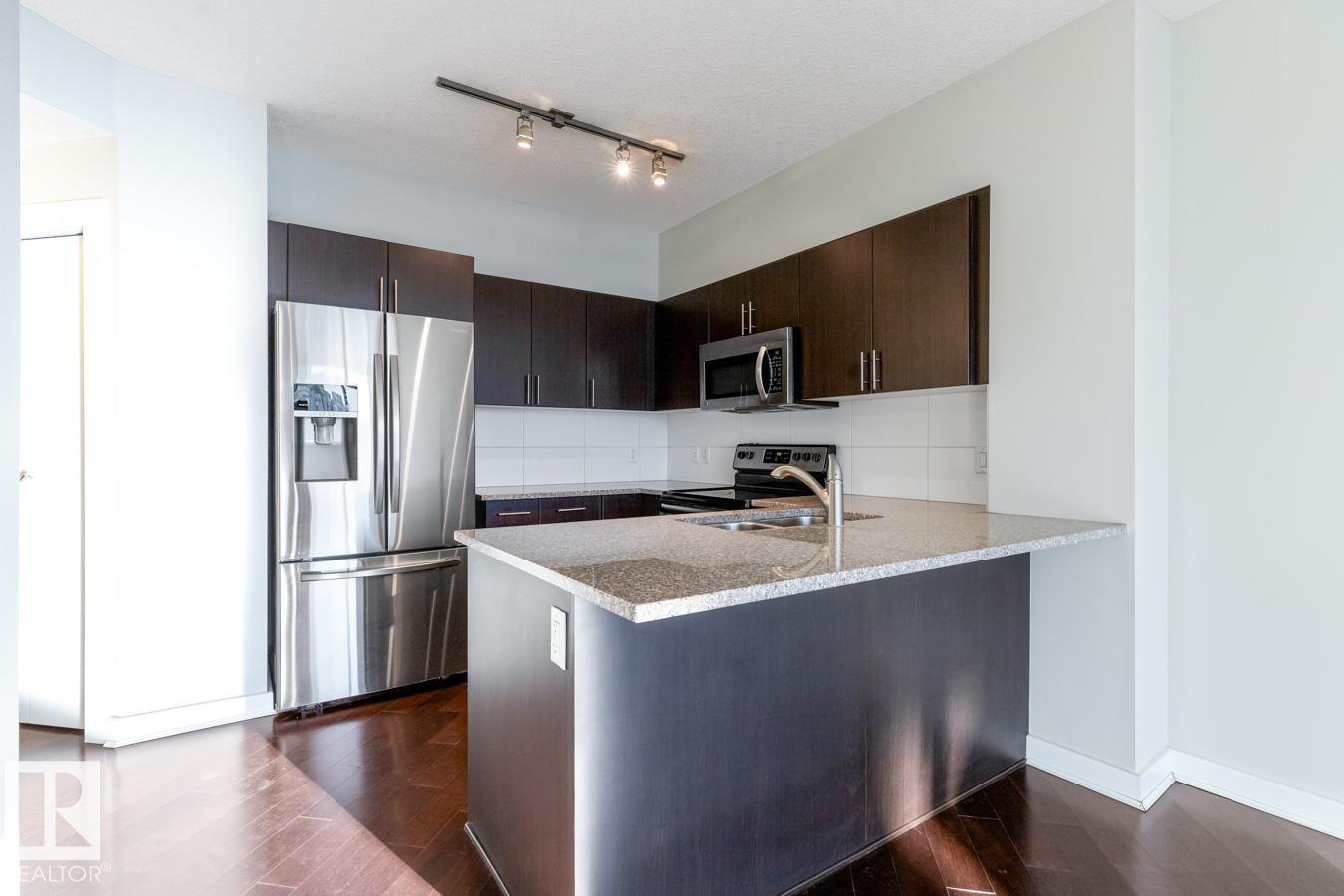 #1004 10152 104 St Nw, Edmonton, Alberta  T5J 0B6 - Photo 3 - E4460937