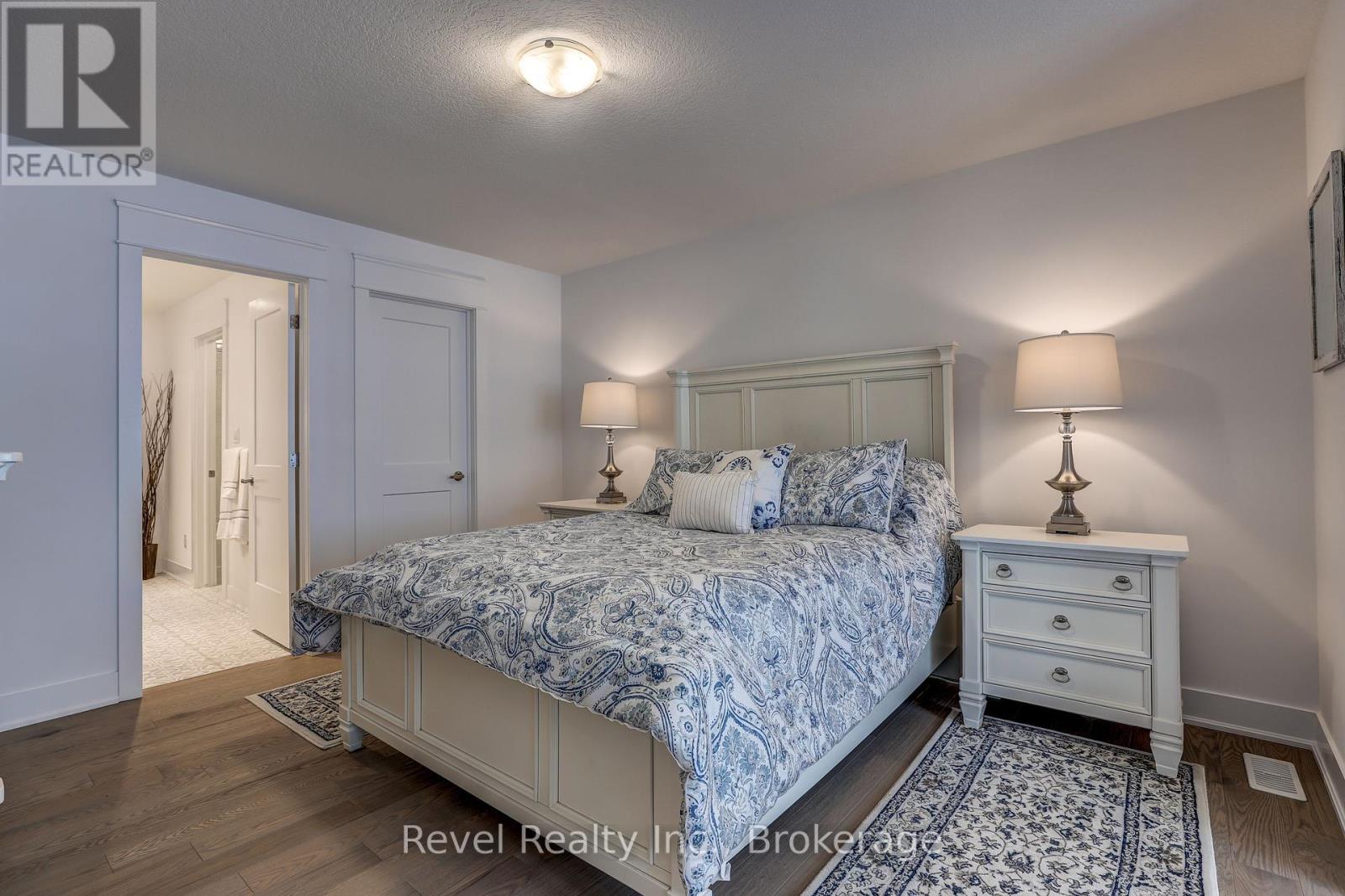 258 Ironwood Way, Georgian Bluffs, Ontario  N0H 1S0 - Photo 16 - X12369359