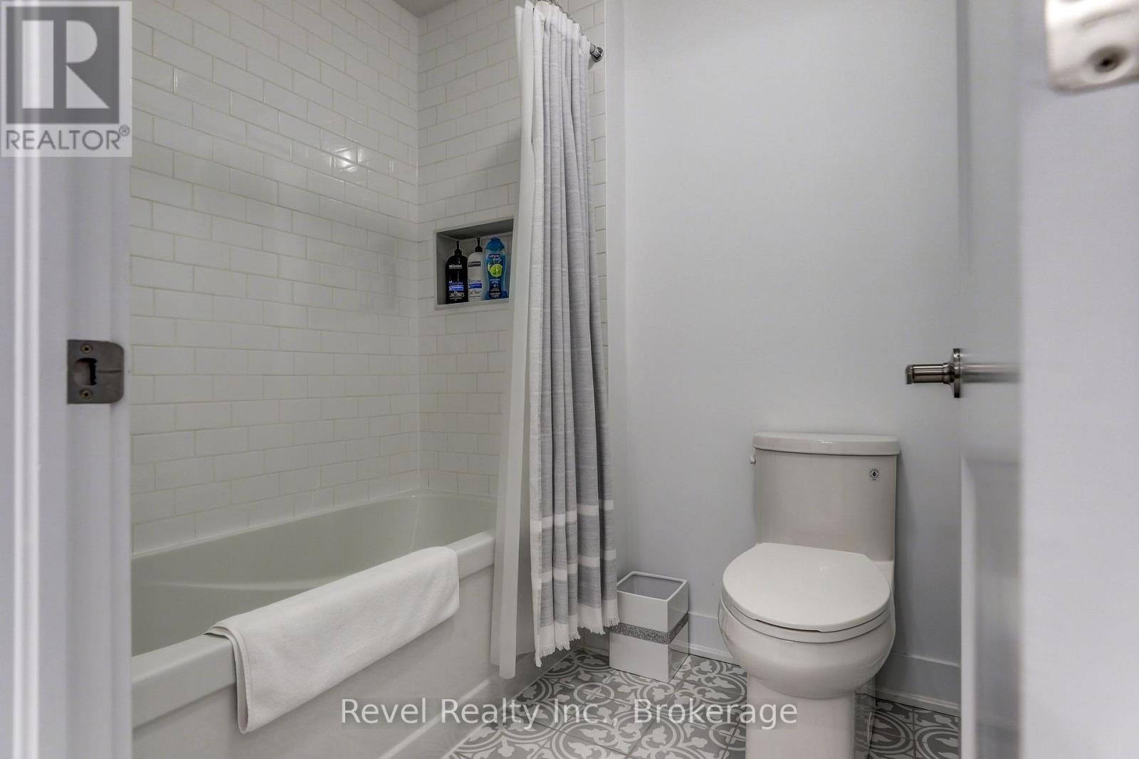 258 Ironwood Way, Georgian Bluffs, Ontario  N0H 1S0 - Photo 20 - X12369359