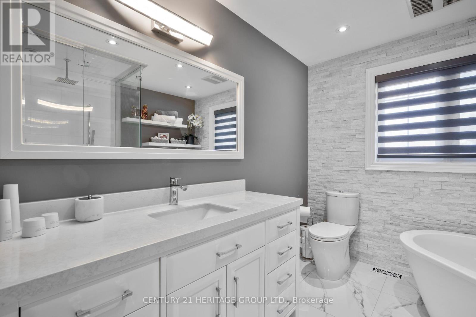 20 Fox Run Lane, Bradford West Gwillimbury (Bradford), Ontario  L3Z 2Z3 - Photo 15 - N12445663