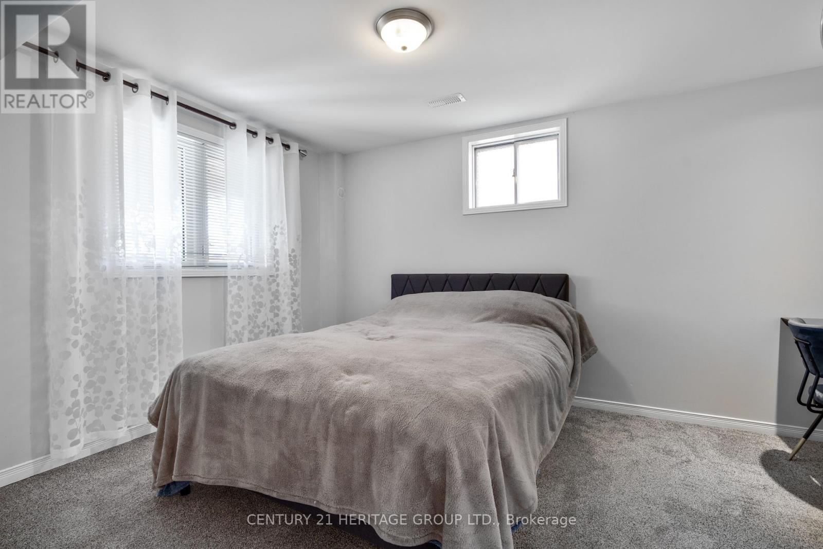 20 Fox Run Lane, Bradford West Gwillimbury (Bradford), Ontario  L3Z 2Z3 - Photo 26 - N12445663