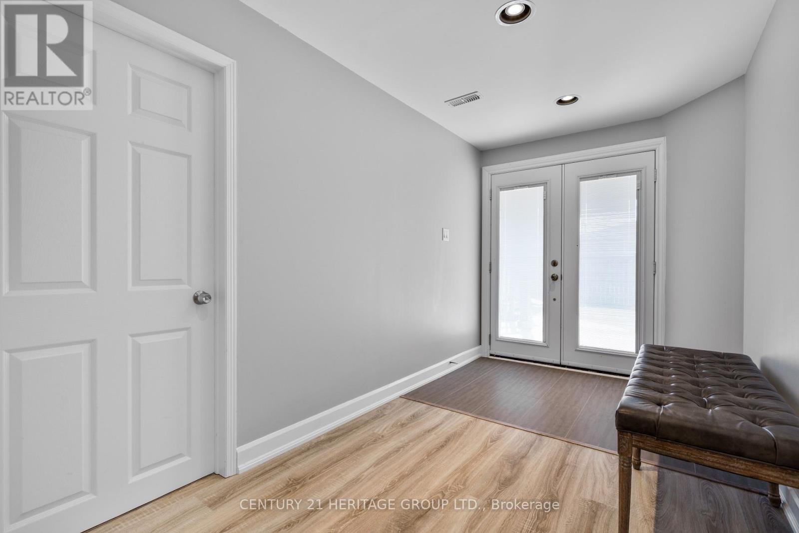 20 Fox Run Lane, Bradford West Gwillimbury (Bradford), Ontario  L3Z 2Z3 - Photo 28 - N12445663