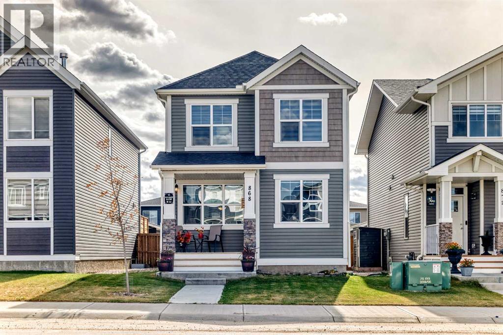 868 West Lakeview Drive, Chestermere, Alberta  T1X 1Z5 - Photo 1 - A2261148