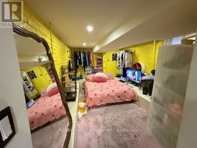 23 Clinton Street, Toronto, Ontario  M6J 2N6 - Photo 28 - C12445416
