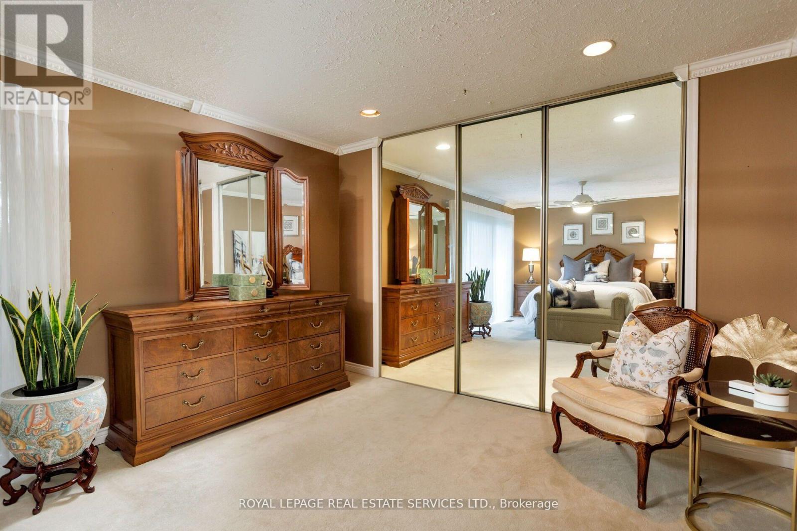 154 Humbercrest Boulevard, Toronto, Ontario  M6S 4L3 - Photo 29 - W12426607