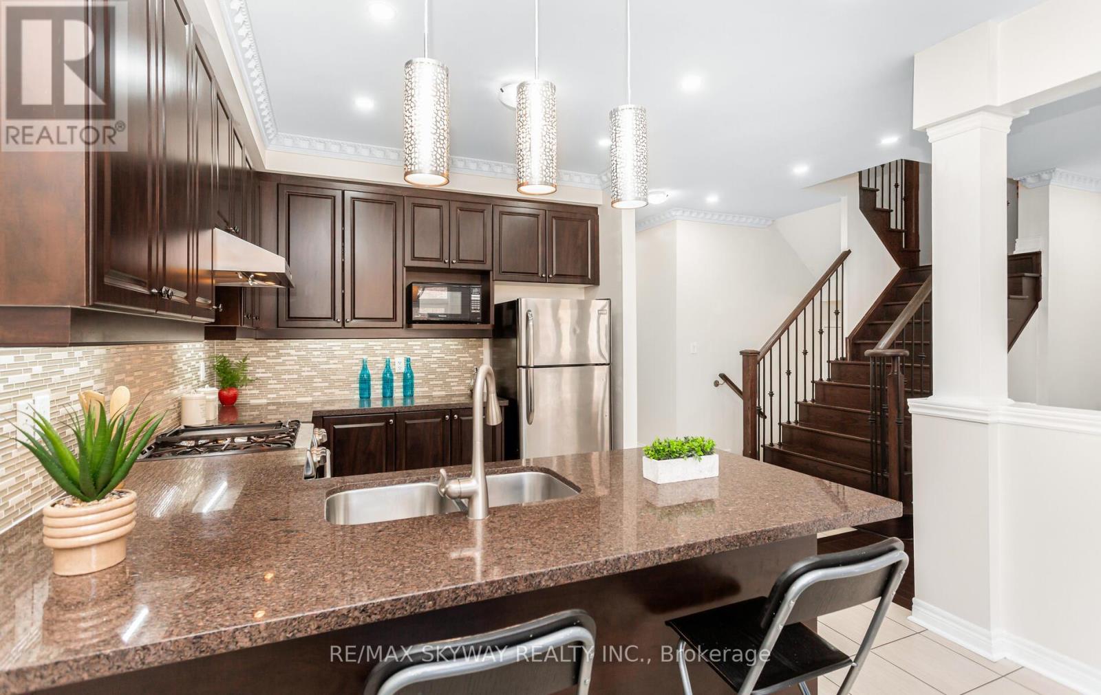 87 Villadowns Trail, Brampton, Ontario  L6R 3Y8 - Photo 21 - W12441408