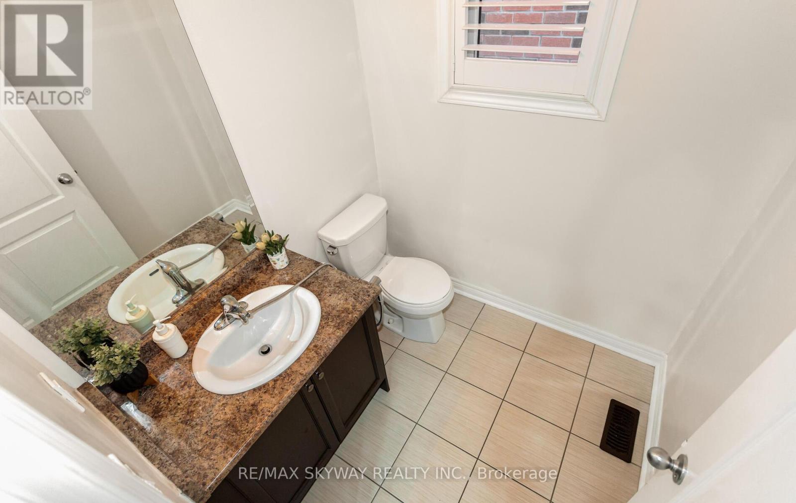 87 Villadowns Trail, Brampton, Ontario  L6R 3Y8 - Photo 27 - W12441408
