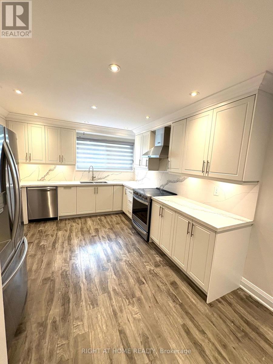 5473 Schueller Crescent, Burlington, Ontario  L7L 3T1 - Photo 4 - W12445655