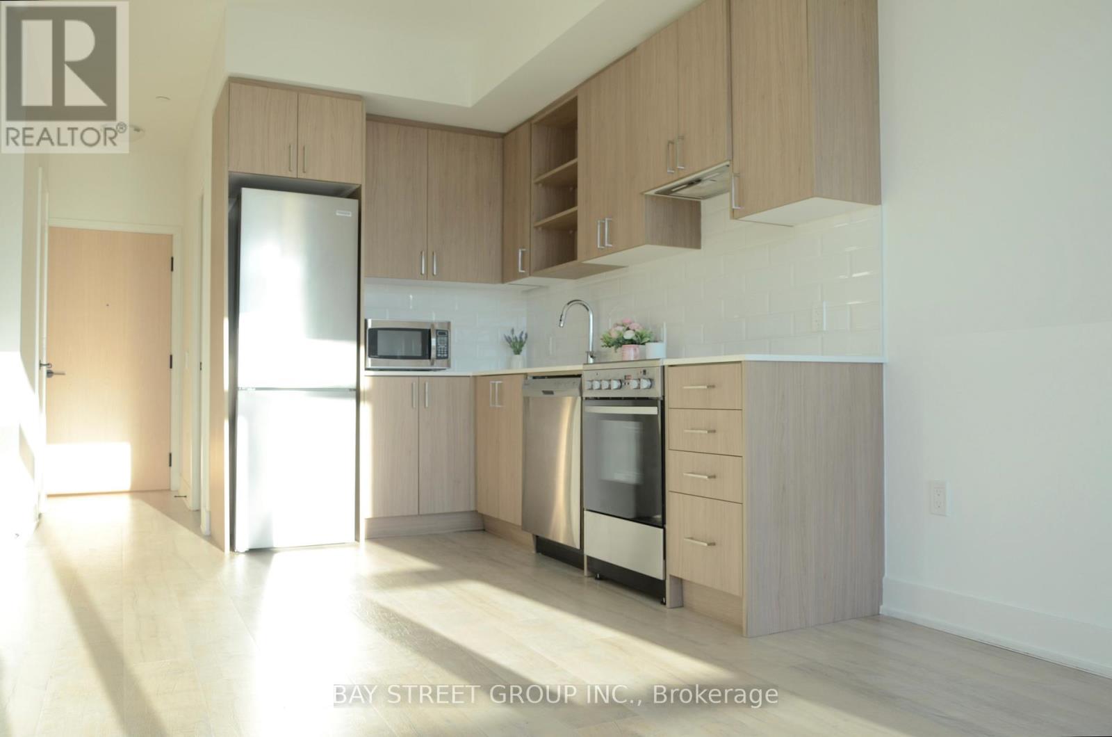 #320 - 50 George Butchart Drive, Toronto, Ontario  M3M 2H3 - Photo 8 - W12445664