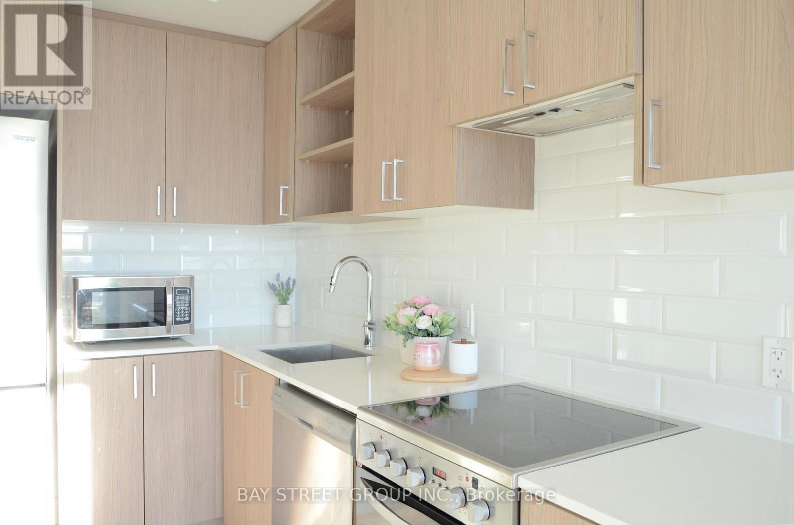 #320 - 50 George Butchart Drive, Toronto, Ontario  M3M 2H3 - Photo 9 - W12445664