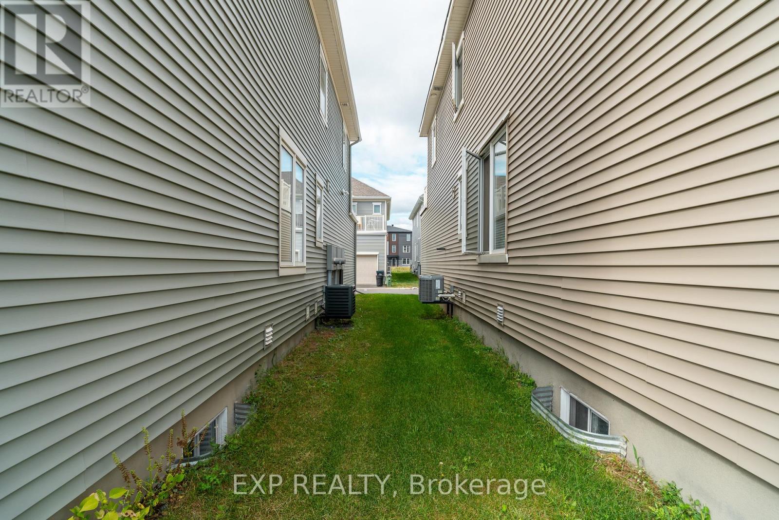 814 Horseshoe Falls Way, Ottawa, Ontario  K2J 6P5 - Photo 5 - X12445682