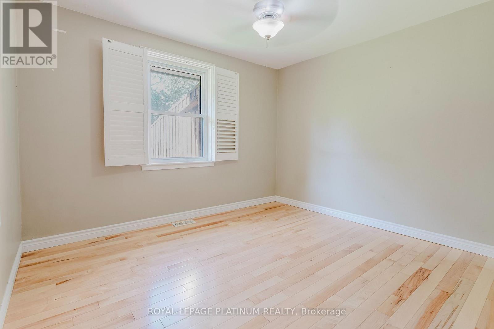 6 Varadi Avenue, Brantford, Ontario  N3R 3M8 - Photo 14 - X12445653