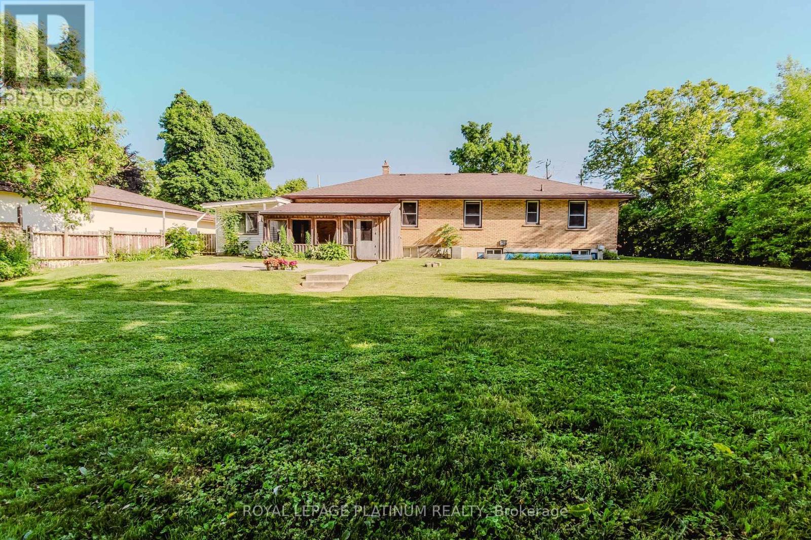 6 Varadi Avenue, Brantford, Ontario  N3R 3M8 - Photo 34 - X12445653