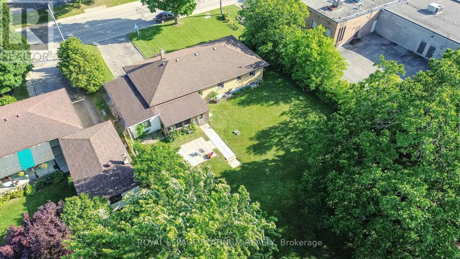 6 Varadi Avenue, Brantford, Ontario  N3R 3M8 - Photo 35 - X12445653