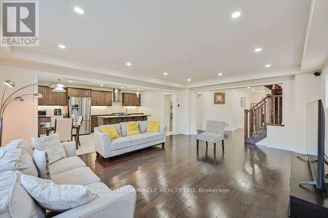 103 Watermill Street, Kitchener, Ontario  N2P 0H4 - Photo 11 - X12445654