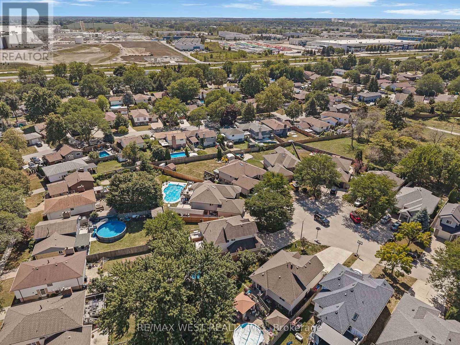 3462 Treeline Court, Windsor, Ontario  N8R 2K3 - Photo 38 - X12445662