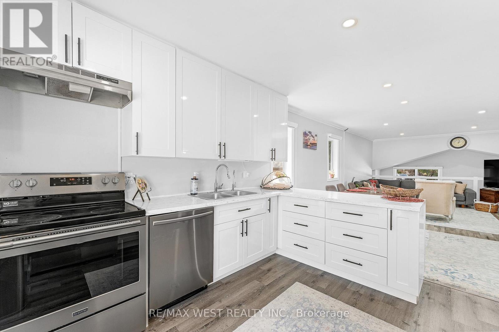 3462 Treeline Court, Windsor, Ontario  N8R 2K3 - Photo 6 - X12445662