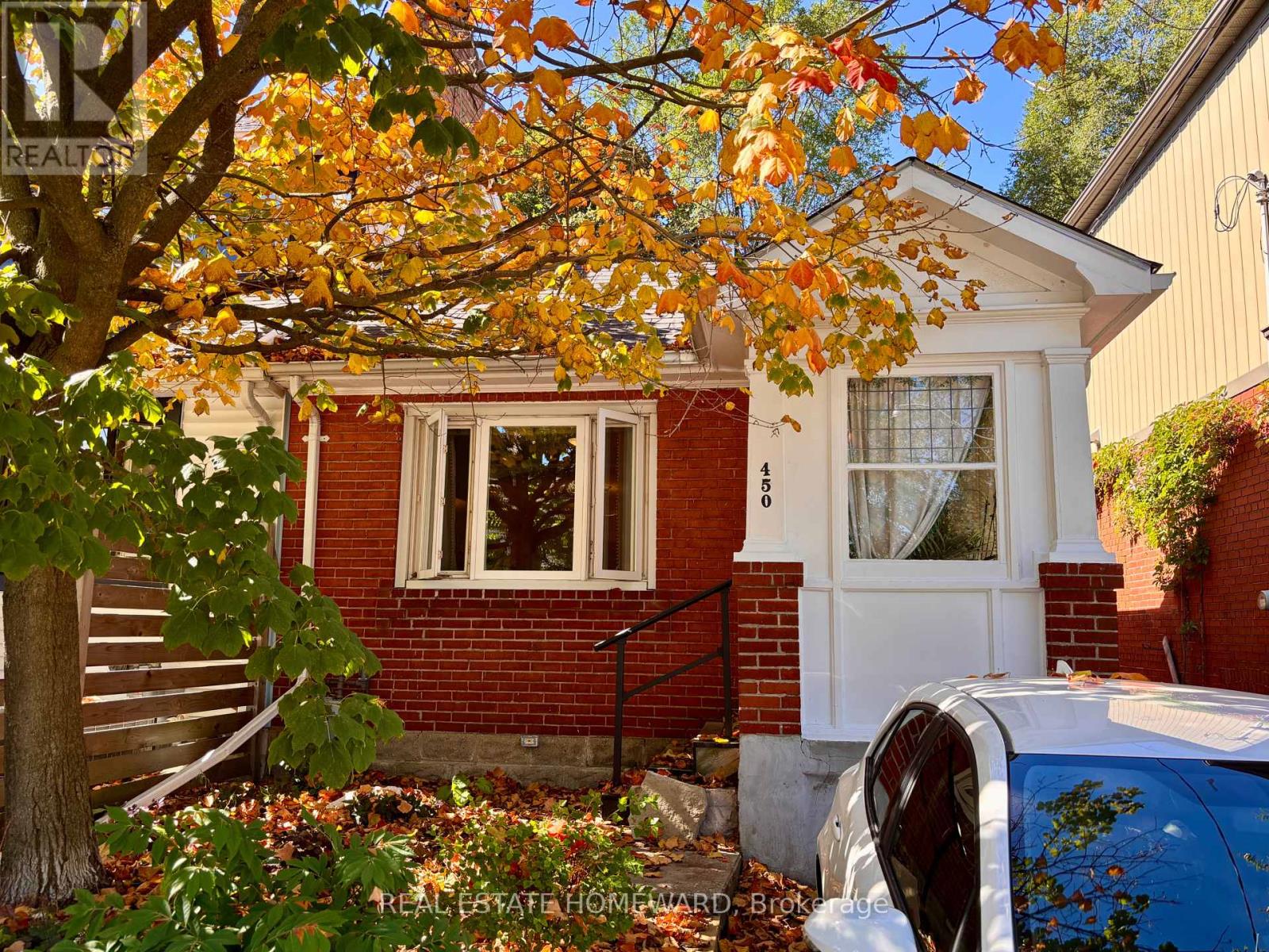 Upper - 450 Scarborough Road, Toronto, Ontario  M4E 3N2 - Photo 16 - E12444848