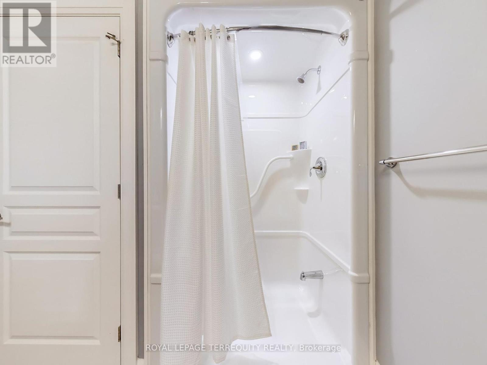 6 - 9245 Shoveller Drive, Niagara Falls, Ontario  L2H 0M4 - Photo 23 - X12444686