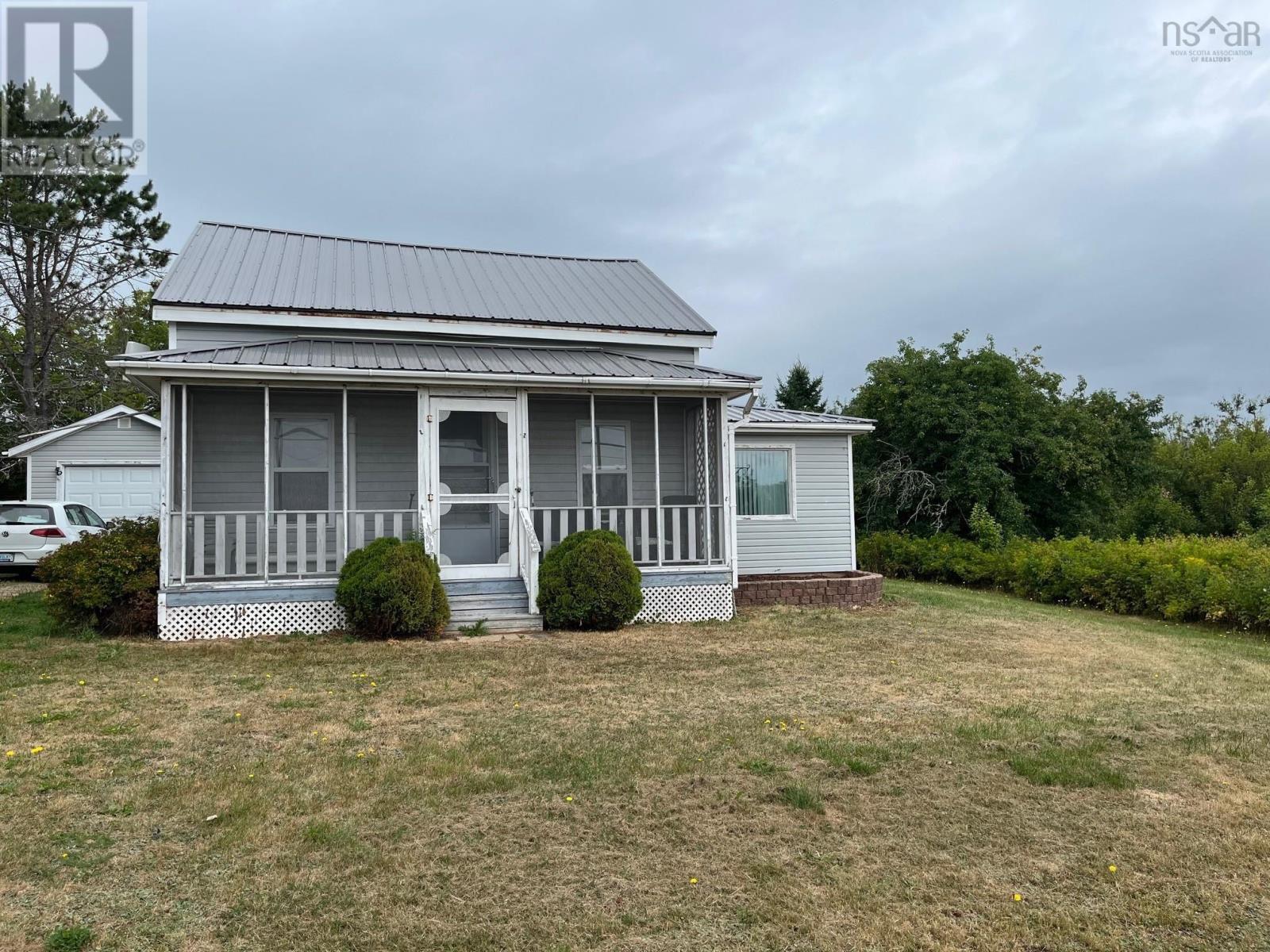 607 Highway 2, Lower Five Islands, Nova Scotia  B0M 1N0 - Photo 1 - 202521940