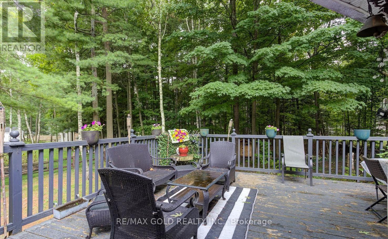 39 Downer Crescent, Wasaga Beach, Ontario  L9Z 1C3 - Photo 11 - S12445675