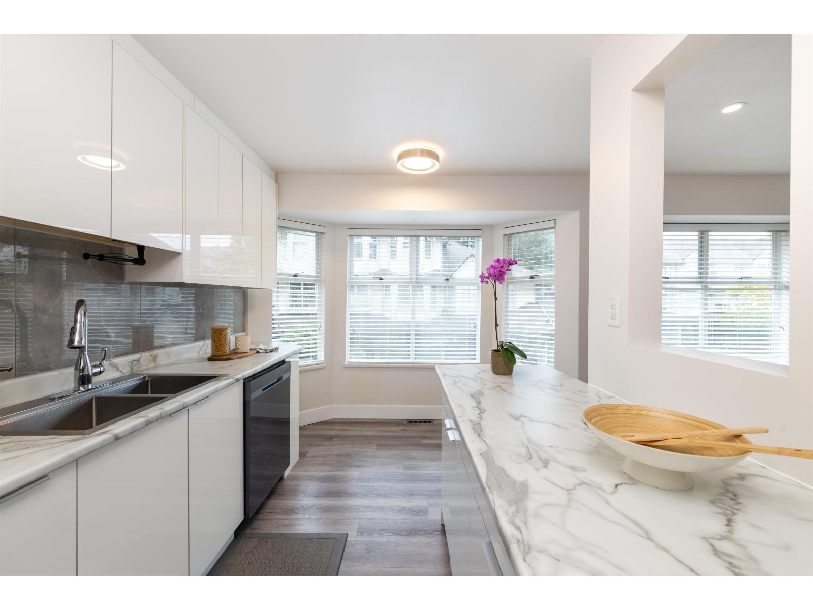 118 8060 121a Street, Surrey, British Columbia  V3W 0S5 - Photo 4 - R3055174