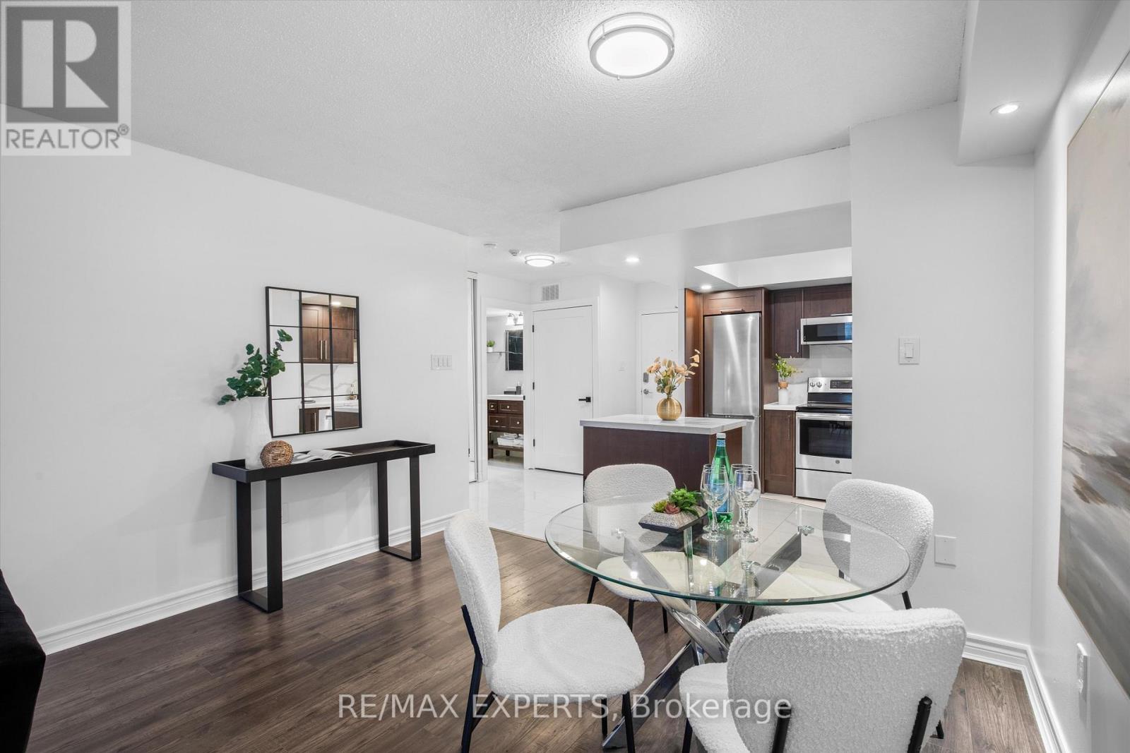 610 - 300 Webb Drive, Mississauga (City Centre), Ontario  L5B 3W3 - Photo 10 - W12445667