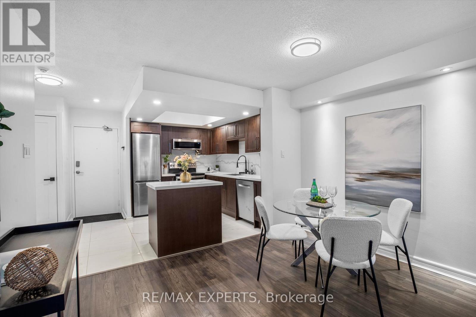 610 - 300 Webb Drive, Mississauga (City Centre), Ontario  L5B 3W3 - Photo 11 - W12445667