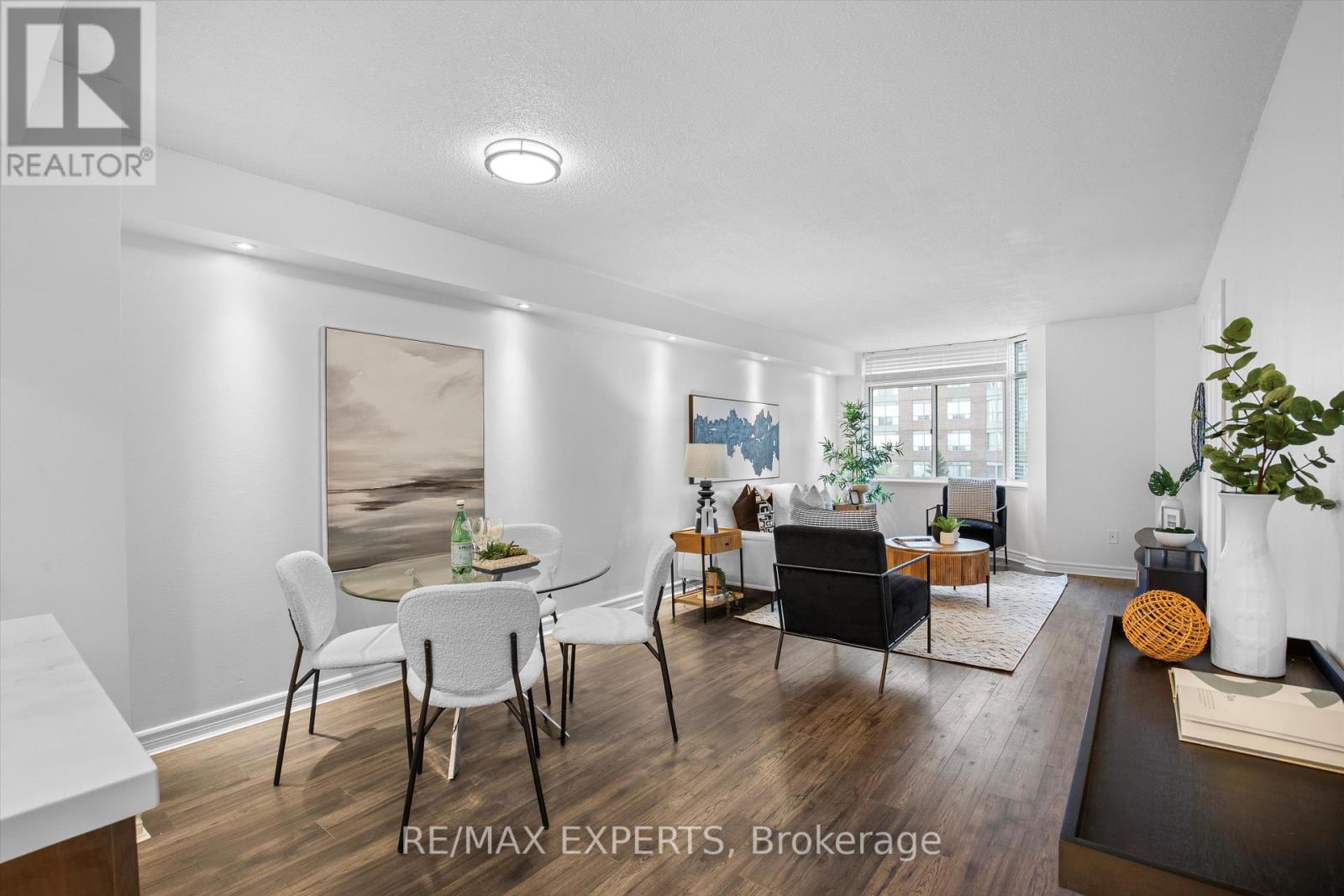 610 - 300 Webb Drive, Mississauga (City Centre), Ontario  L5B 3W3 - Photo 12 - W12445667