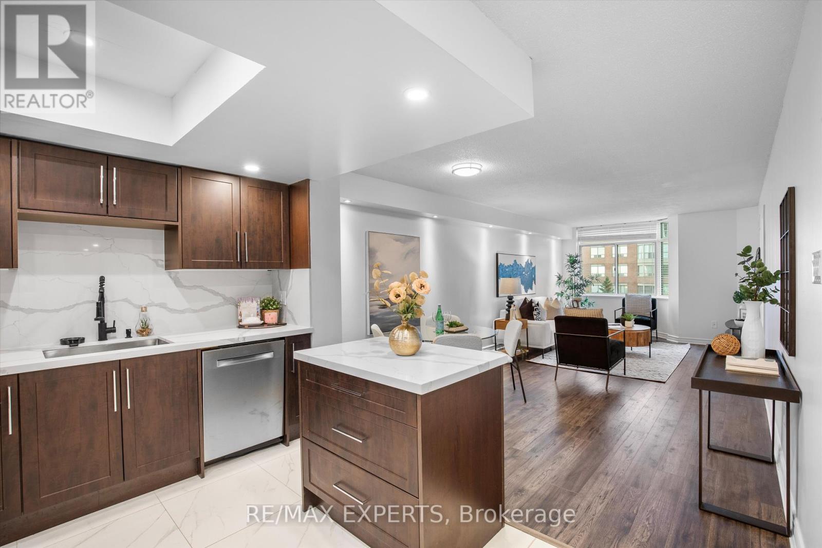 610 - 300 Webb Drive, Mississauga (City Centre), Ontario  L5B 3W3 - Photo 7 - W12445667
