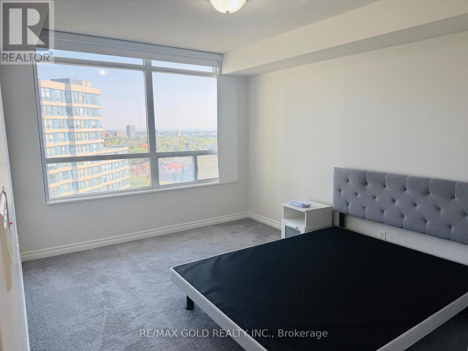 1209 - 3880 Duke Of York Boulevard, Mississauga, Ontario  L5B 4M7 - Photo 4 - W12445678