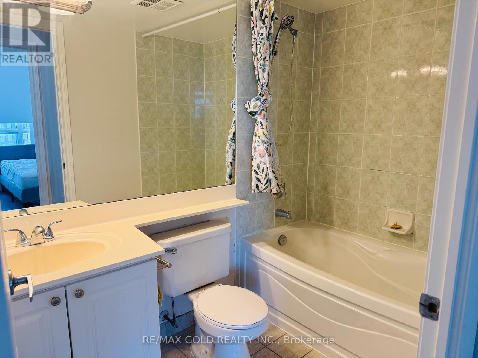 1209 - 3880 Duke Of York Boulevard, Mississauga, Ontario  L5B 4M7 - Photo 8 - W12445678