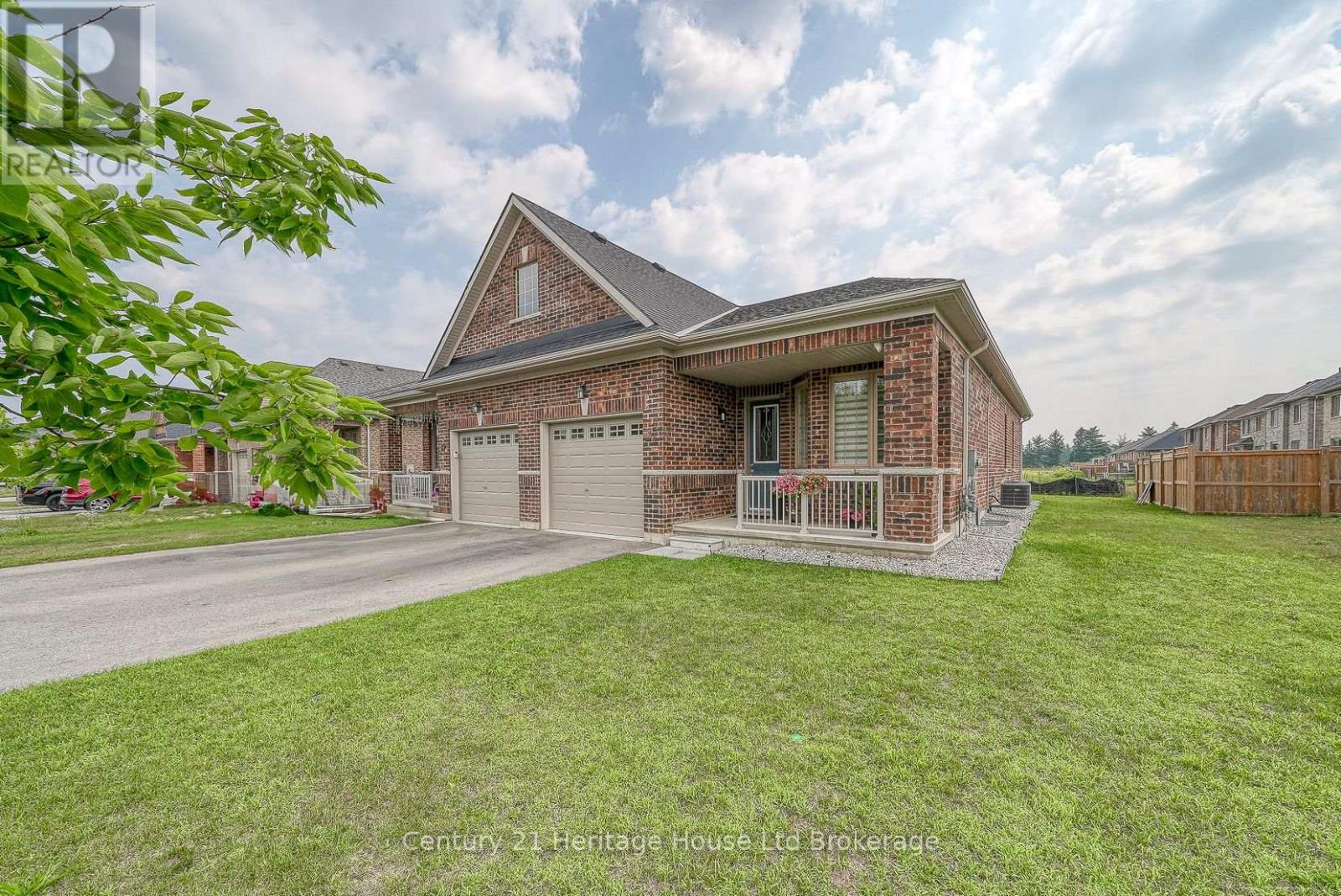37 Harvest Avenue, Tillsonburg, Ontario  N4G 0H9 - Photo 1 - X12445696