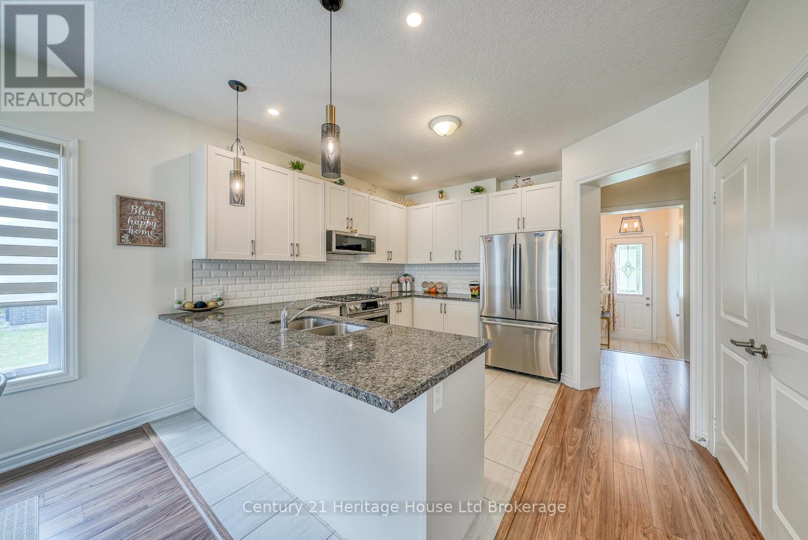 37 Harvest Avenue, Tillsonburg, Ontario  N4G 0H9 - Photo 11 - X12445696
