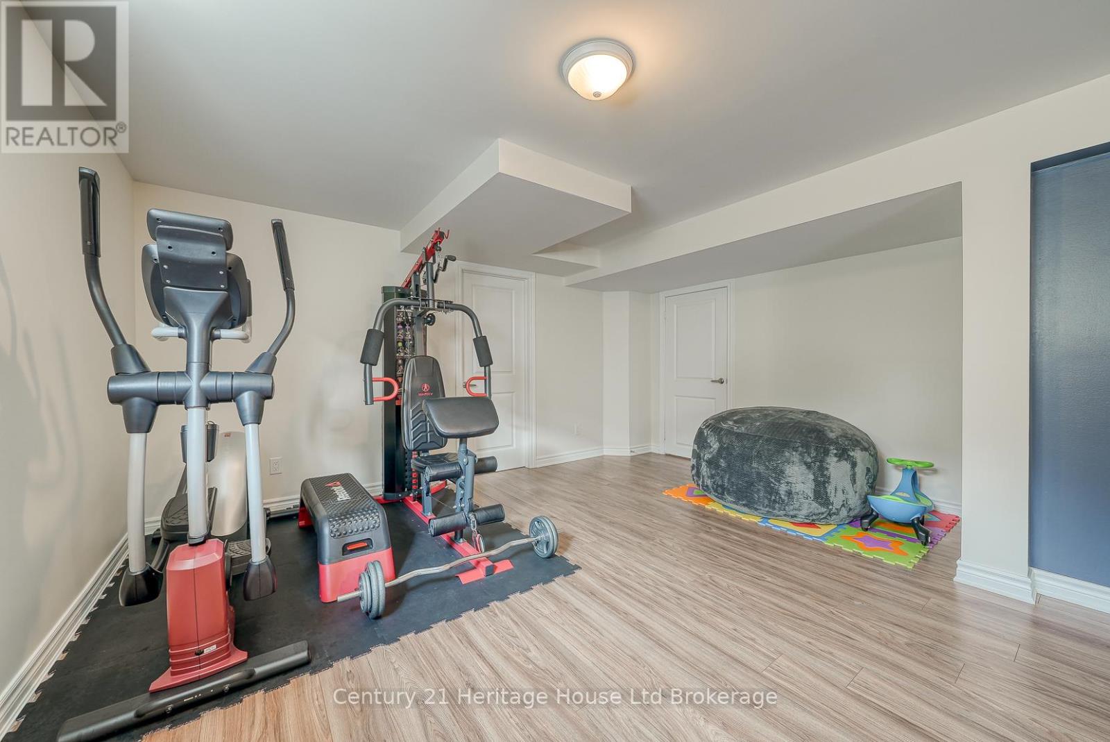 37 Harvest Avenue, Tillsonburg, Ontario  N4G 0H9 - Photo 34 - X12445696