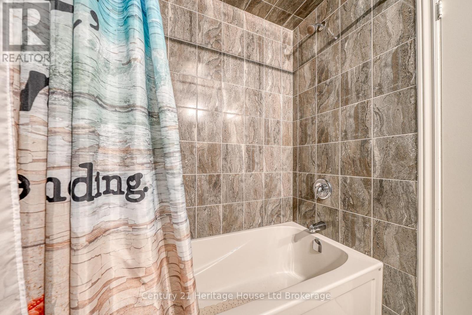 37 Harvest Avenue, Tillsonburg, Ontario  N4G 0H9 - Photo 9 - X12445696