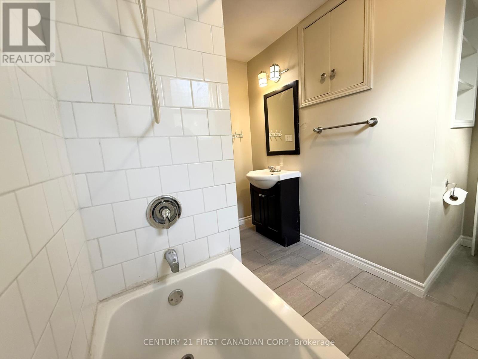 528 Pall Mall Street, London East, Ontario  N5Y 2Z6 - Photo 15 - X12326838