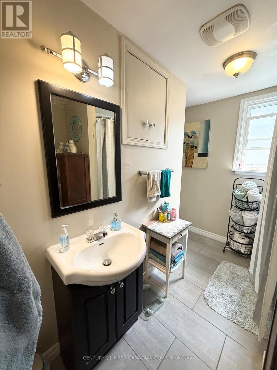 528 Pall Mall Street, London East, Ontario  N5Y 2Z6 - Photo 5 - X12326838