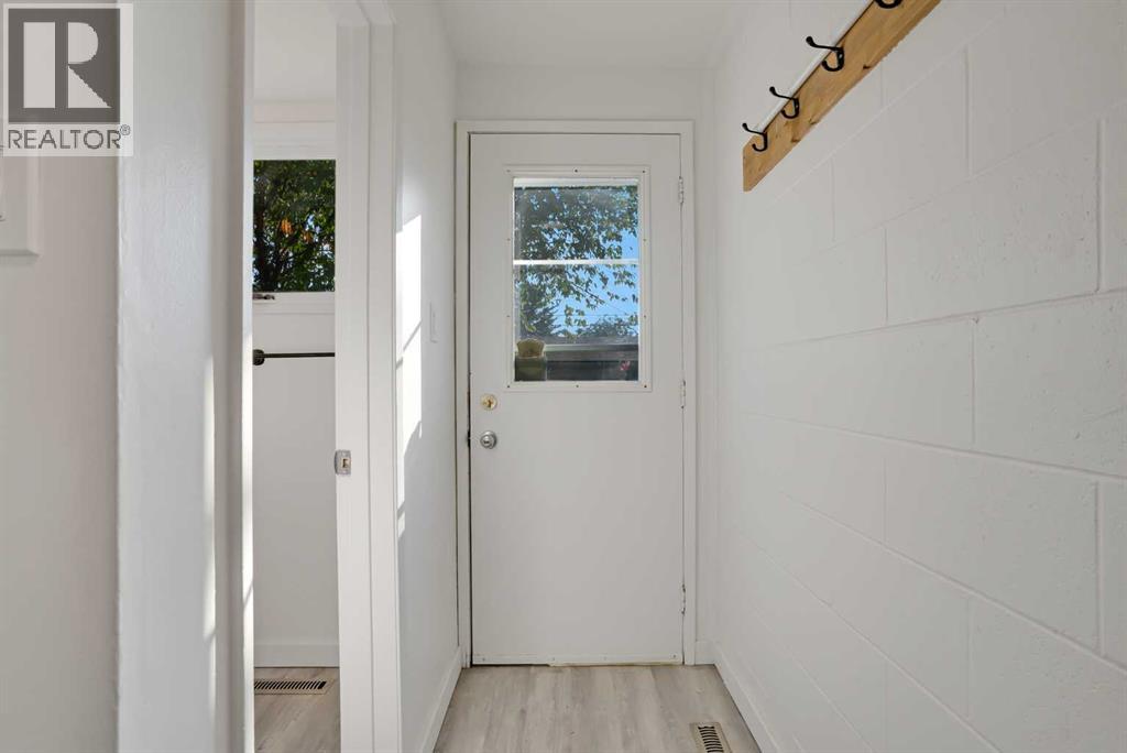 6014 37 Street Sw, Calgary, Alberta  T3E 5M7 - Photo 10 - A2262090