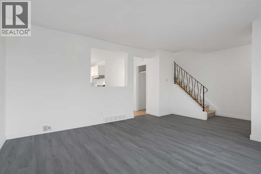 6014 37 Street Sw, Calgary, Alberta  T3E 5M7 - Photo 6 - A2262090
