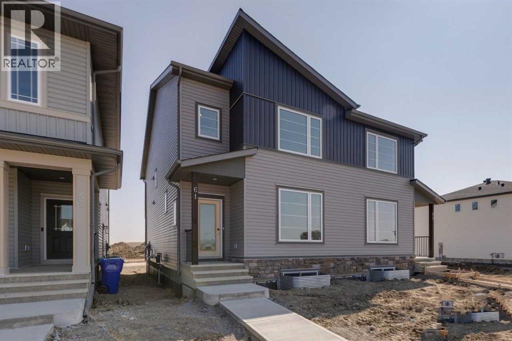 61 Southborough Lane, Cochrane, Alberta  T4C 2S6 - Photo 1 - A2261468