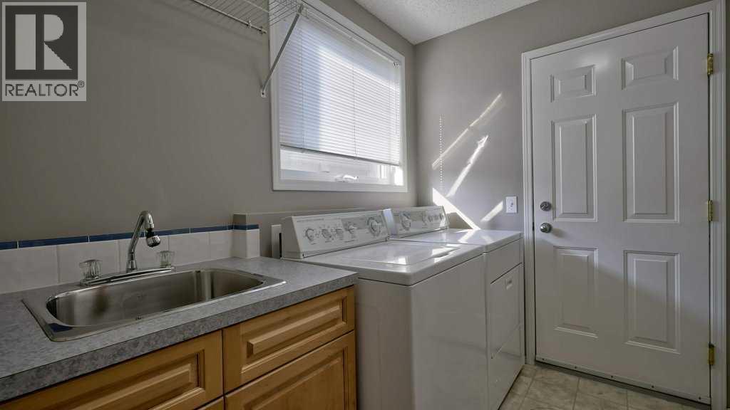 142 Mt Alberta View Se, Calgary, Alberta  T2Z 3N7 - Photo 32 - A2259547