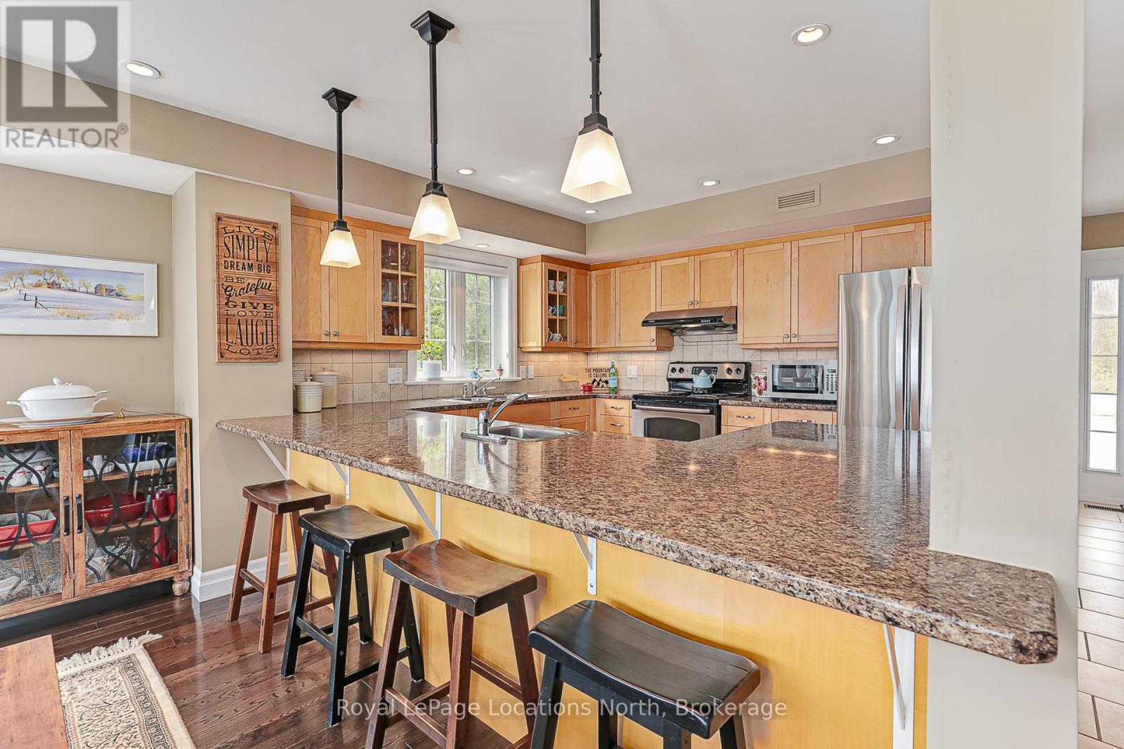 213 Camperdown Road, Blue Mountains, Ontario  N0H 1J0 - Photo 22 - X12445741