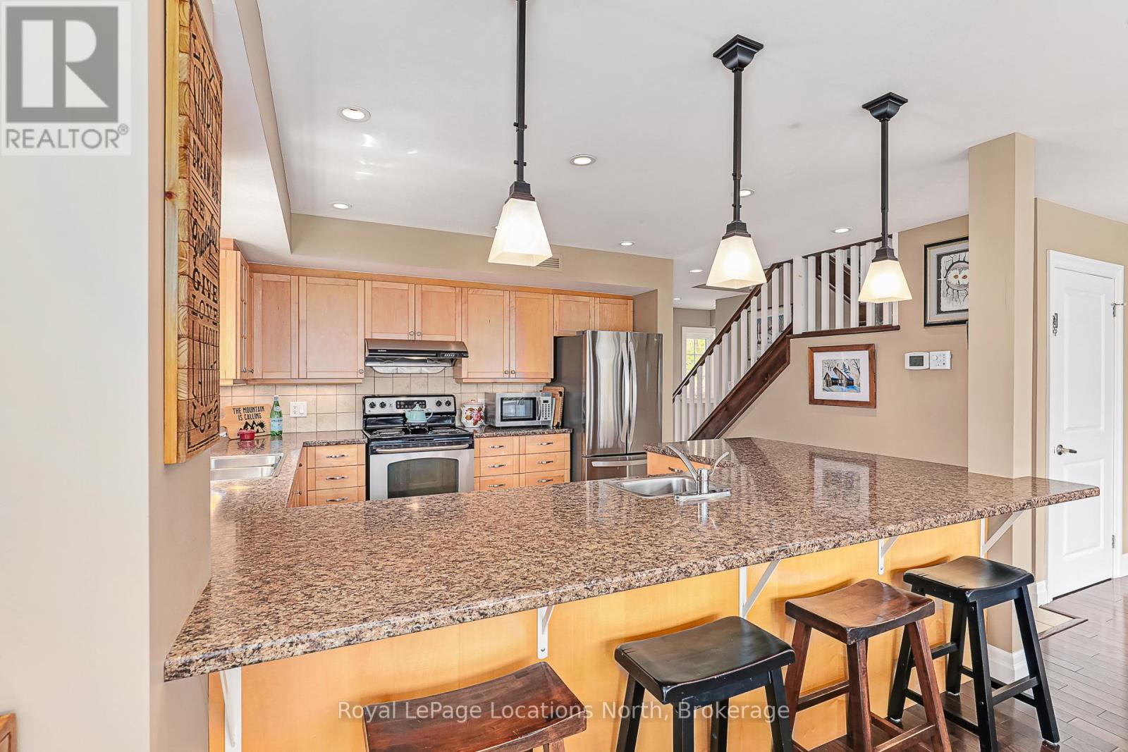 213 Camperdown Road, Blue Mountains, Ontario  N0H 1J0 - Photo 23 - X12445741