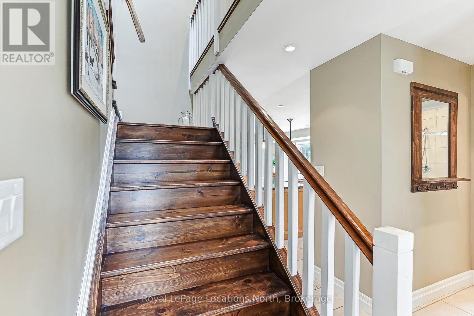 213 Camperdown Road, Blue Mountains, Ontario  N0H 1J0 - Photo 24 - X12445741
