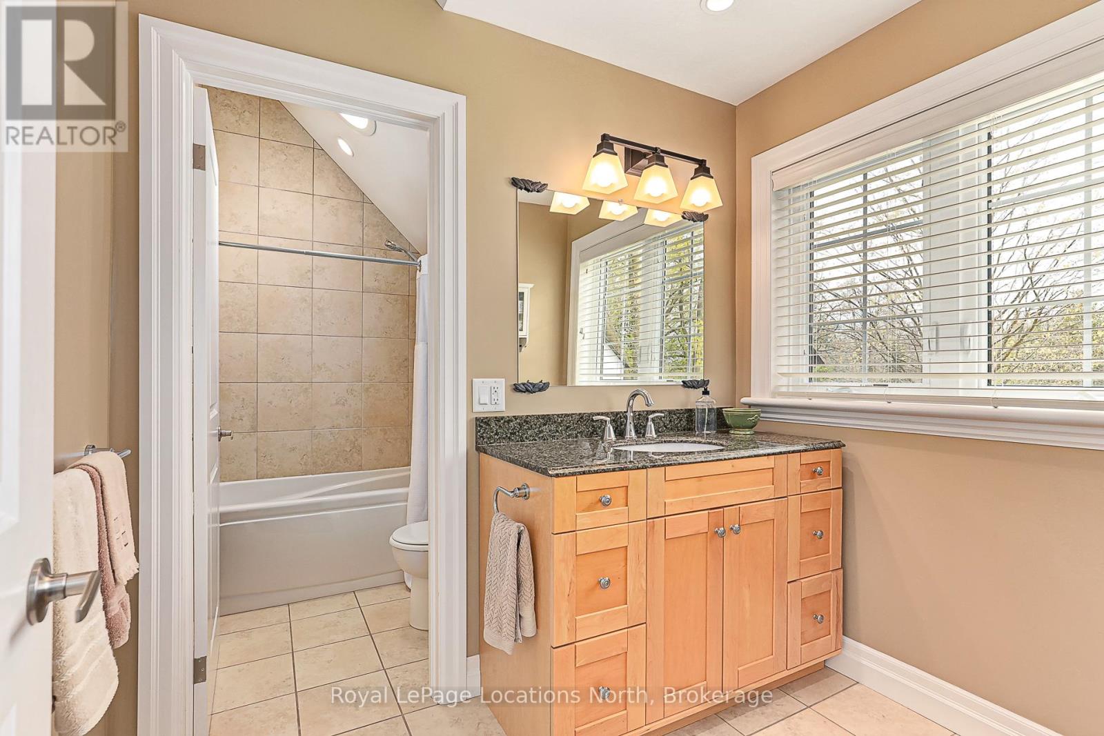 213 Camperdown Road, Blue Mountains, Ontario  N0H 1J0 - Photo 28 - X12445741